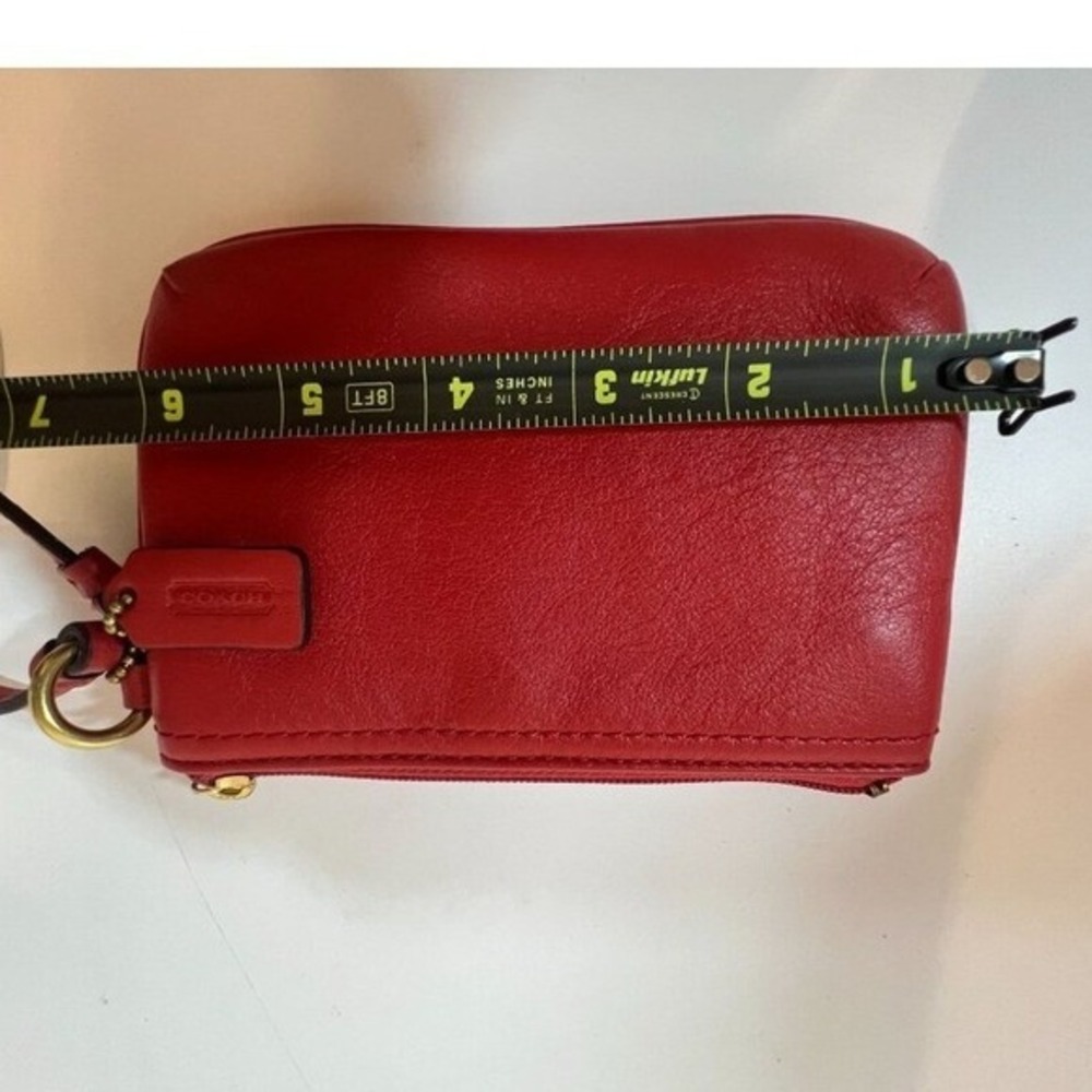 Coach New York Red Leather Wristlet Clutch Bag Gold Hardware 6" X 4" Card Slots - Picture 4 of 6
